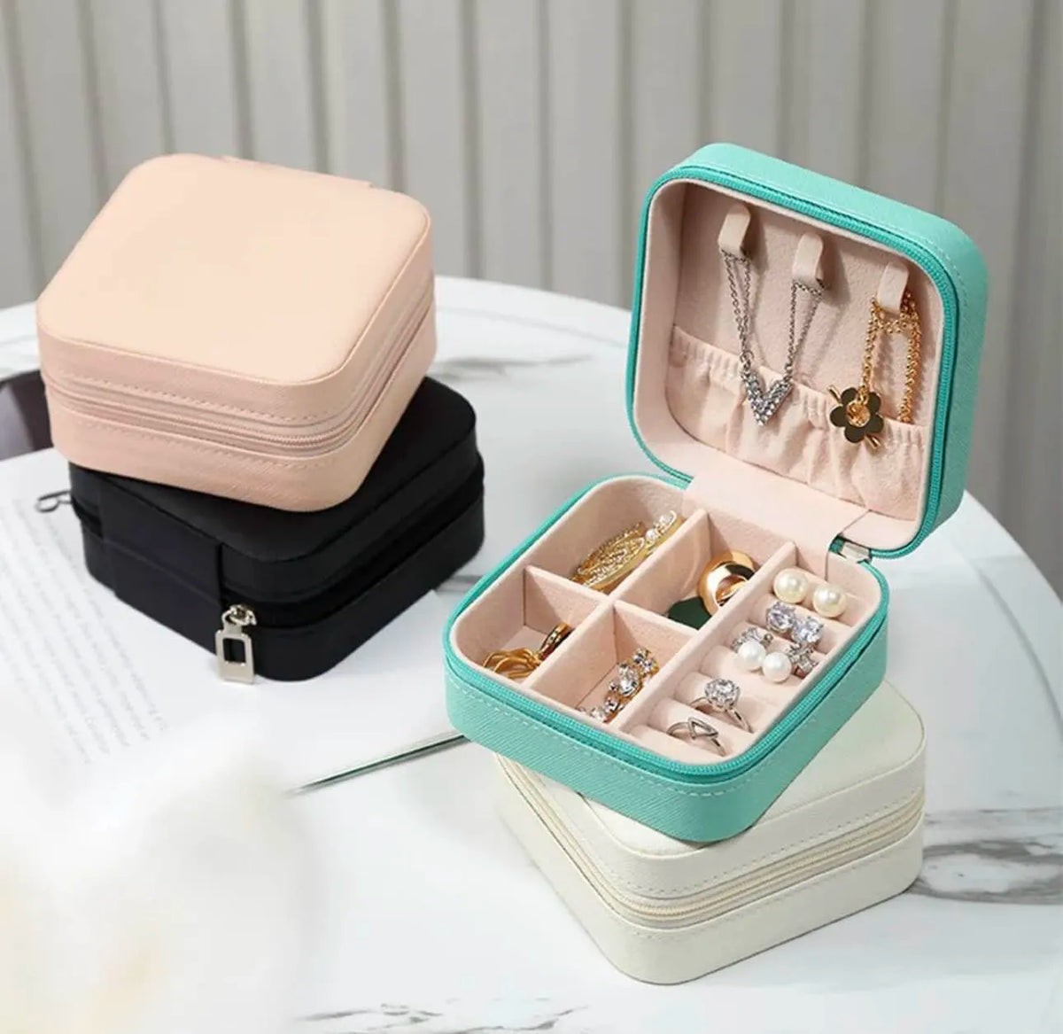 Portable Travel Jewelry Box (Random Color)